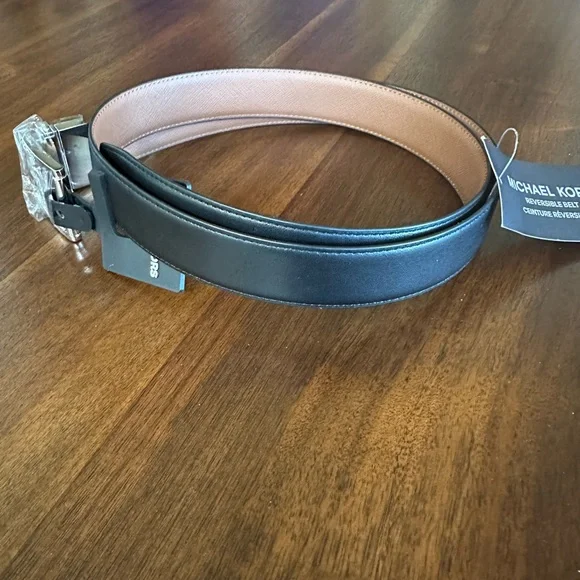 Reversible Leather Woman’s Belt - Picture 2 of 10